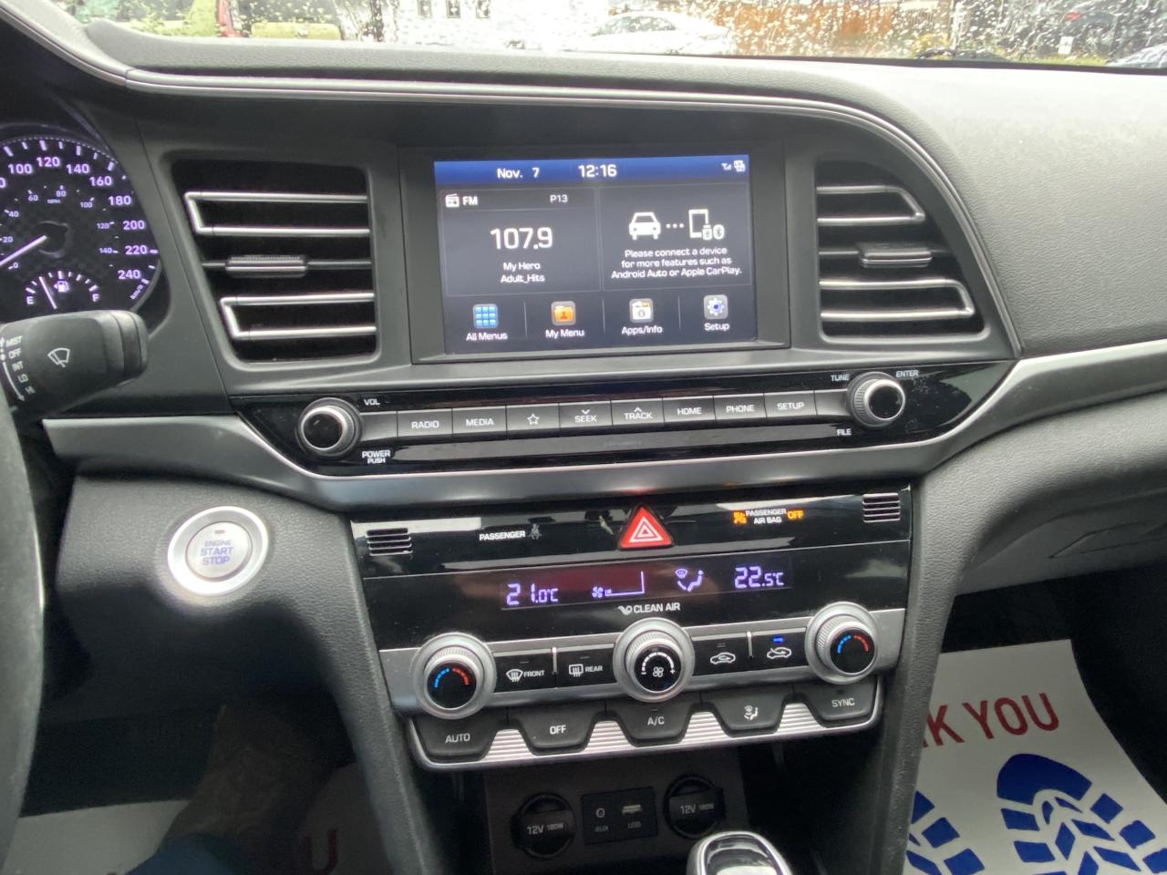 2020 Hyundai Elantra Luxury IVT Photo