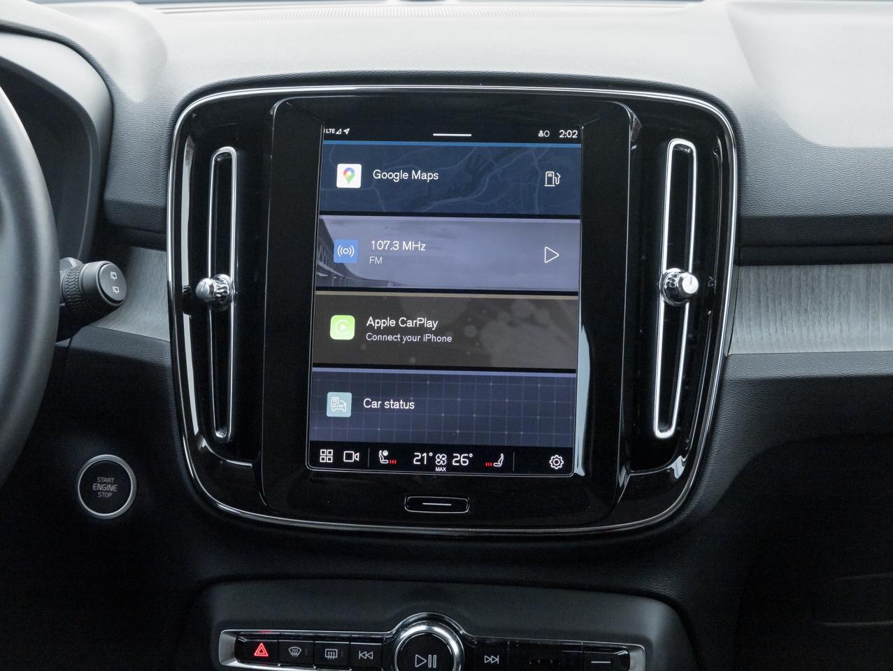 2025 Volvo XC40 B5 AWD Plus Dark Theme  20" ALLOY WHEEL  VOLVO CPO Photo