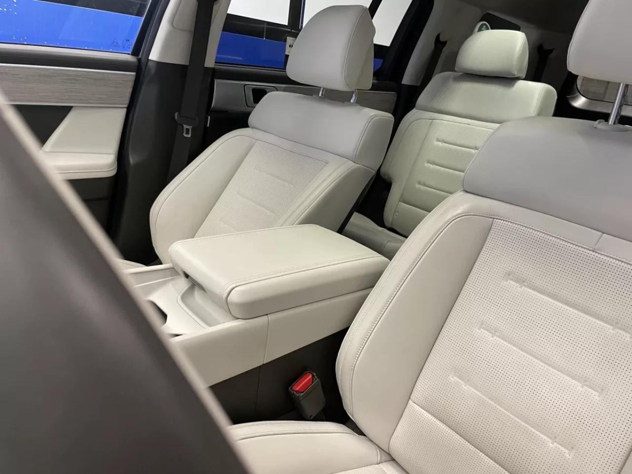 2024 Hyundai Santa Fe ULTIMATE CALLIGRAPHY / HUD / HTD,COOL SEATS / POWE Photo