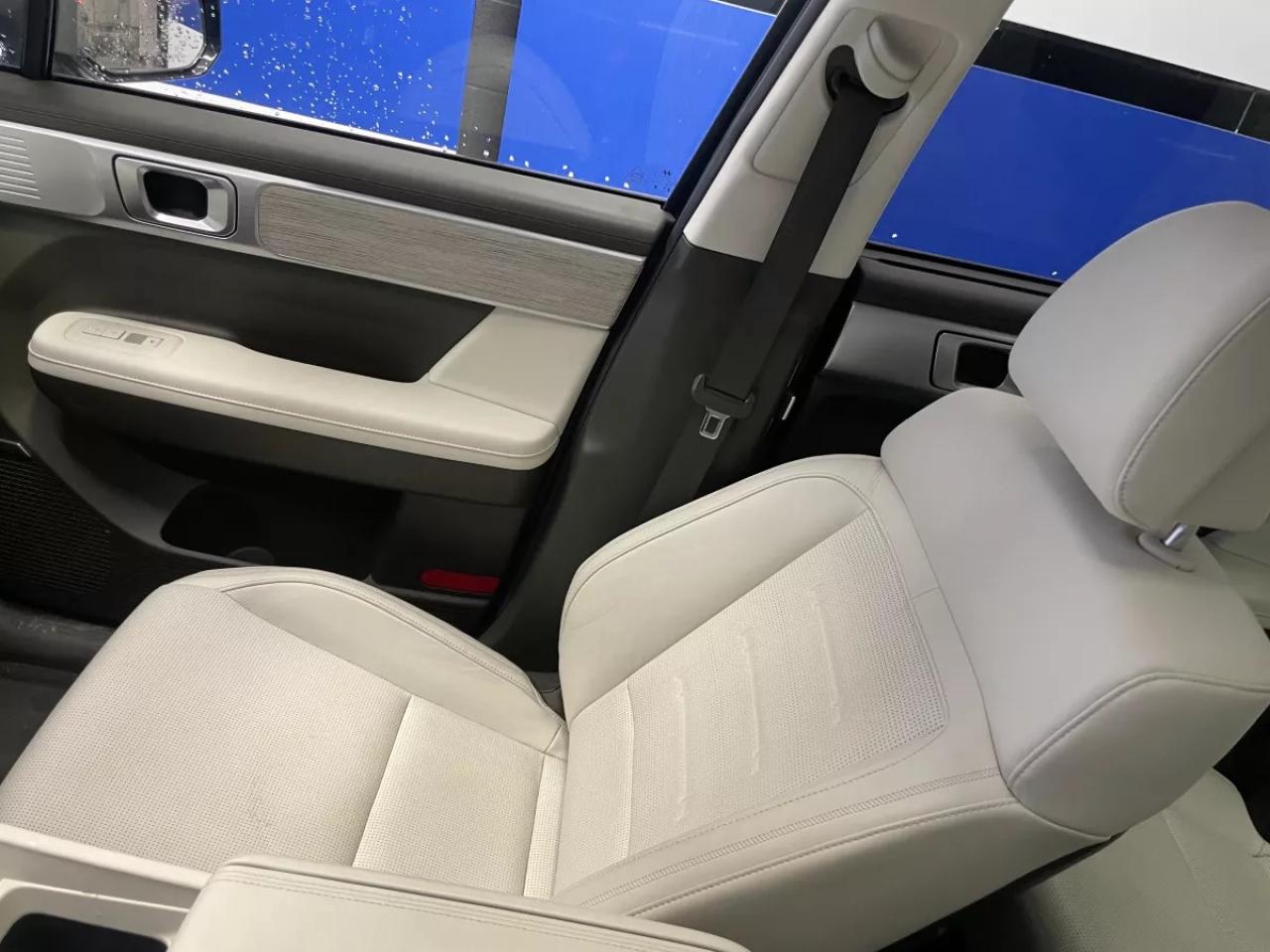 2024 Hyundai Santa Fe ULTIMATE CALLIGRAPHY / HUD / HTD,COOL SEATS / POWE Photo