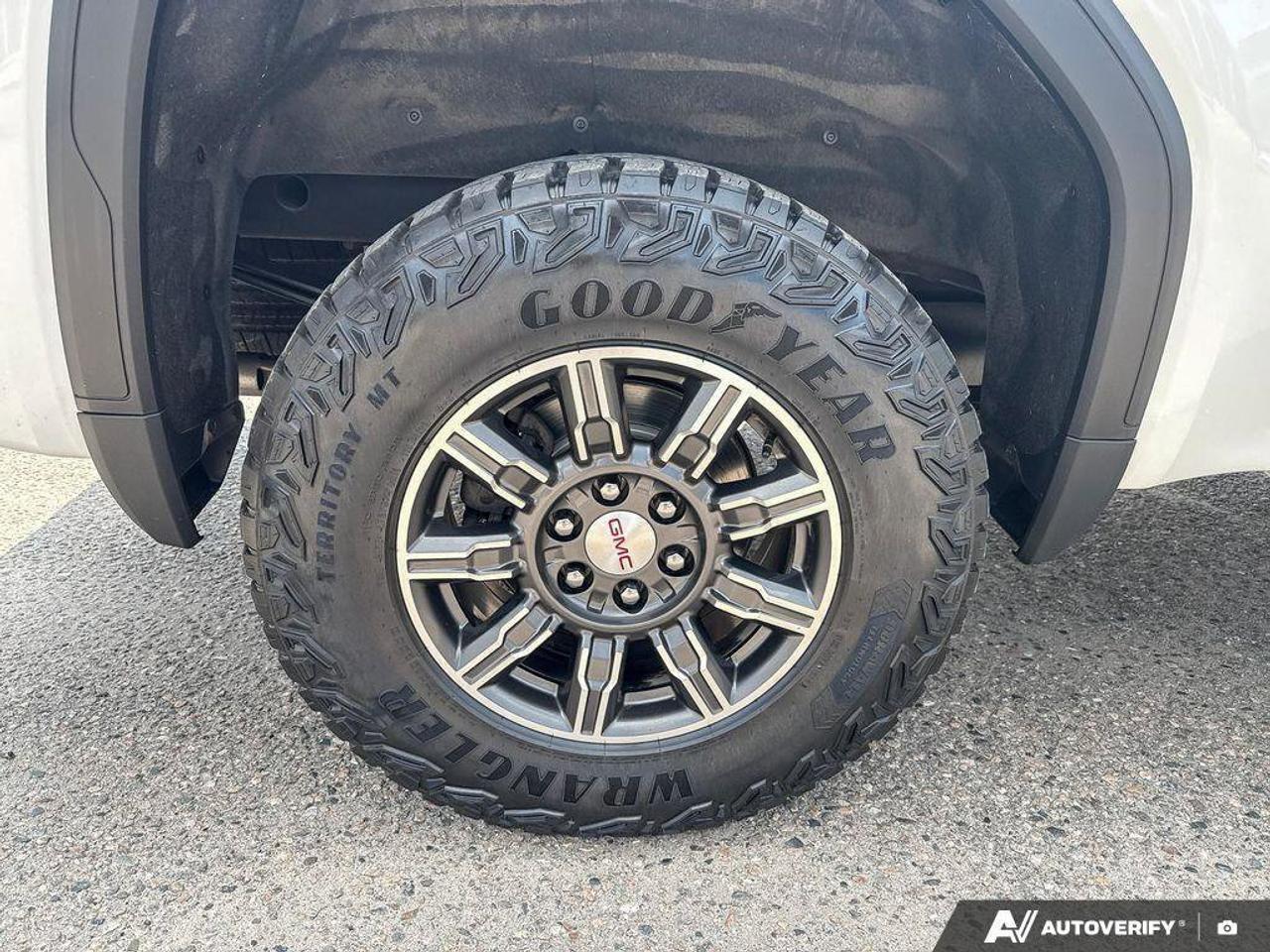 2024 GMC Sierra 1500 AT4   OFF ROAD SUSPENSION PKG, RUNNING BOARDS, TON Photo