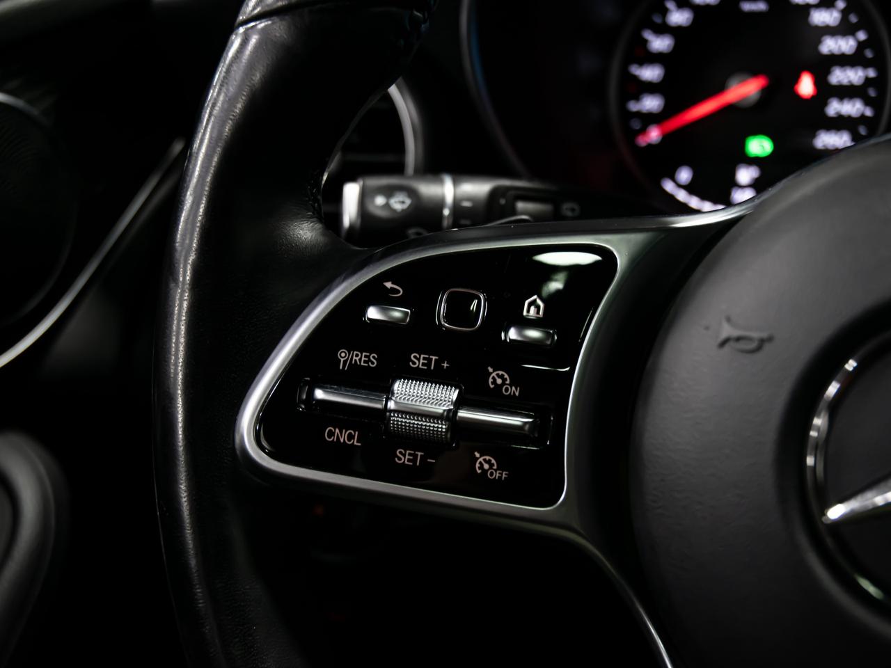 2021 Mercedes-Benz GLC GLC 300 4MATIC AMG PKG BLIND SPOTS NAVI REAR CAM Photo