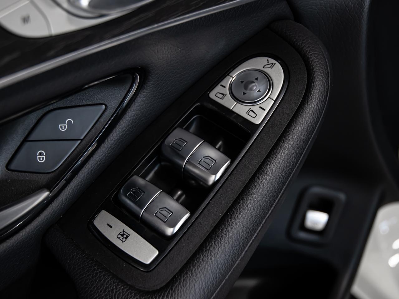 2021 Mercedes-Benz GLC GLC 300 4MATIC AMG PKG BLIND SPOTS NAVI REAR CAM Photo