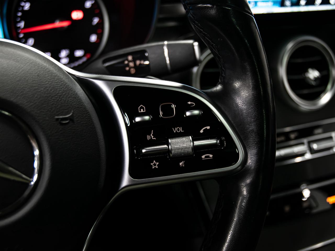 2021 Mercedes-Benz GLC GLC 300 4MATIC AMG PKG BLIND SPOTS NAVI REAR CAM Photo