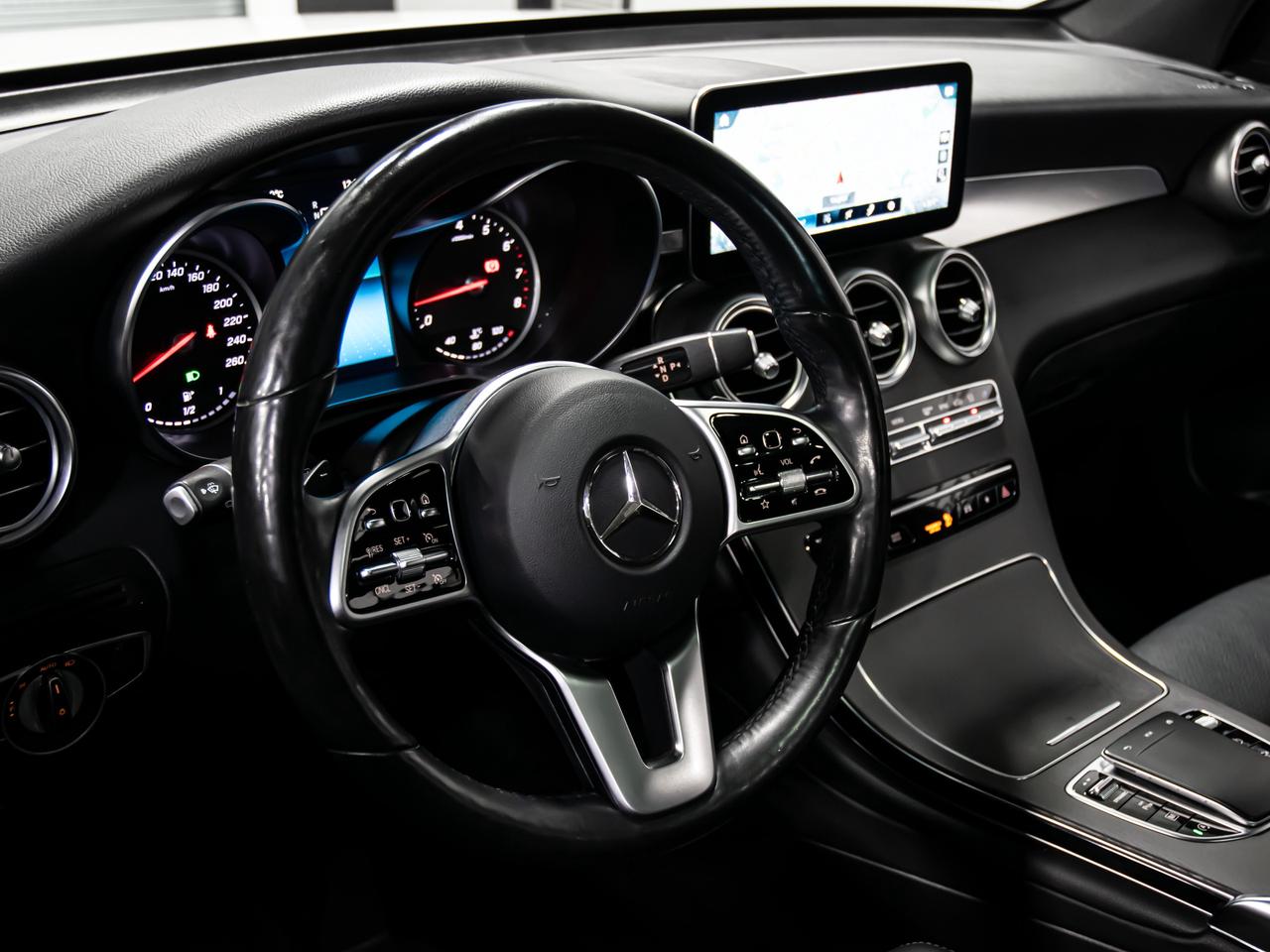 2021 Mercedes-Benz GLC GLC 300 4MATIC AMG PKG BLIND SPOTS NAVI REAR CAM Photo