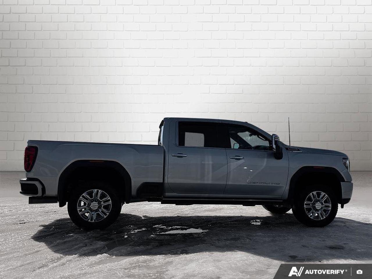 2022 GMC SIERRA 2500HD DenaliOne Owner   Trailer Mirrors   Trailer Brake Photo