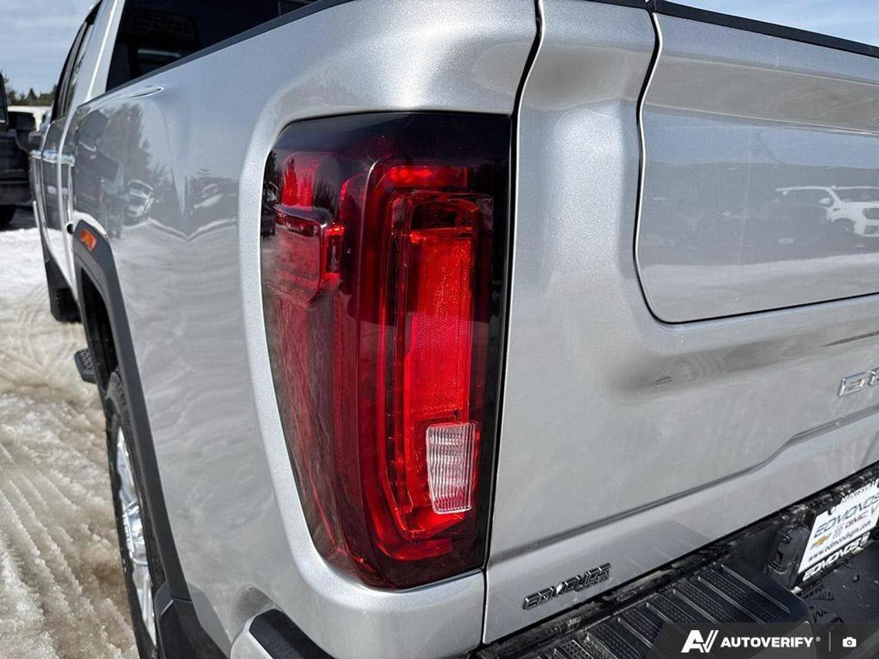 2022 GMC SIERRA 2500HD DenaliOne Owner   Trailer Mirrors   Trailer Brake Photo