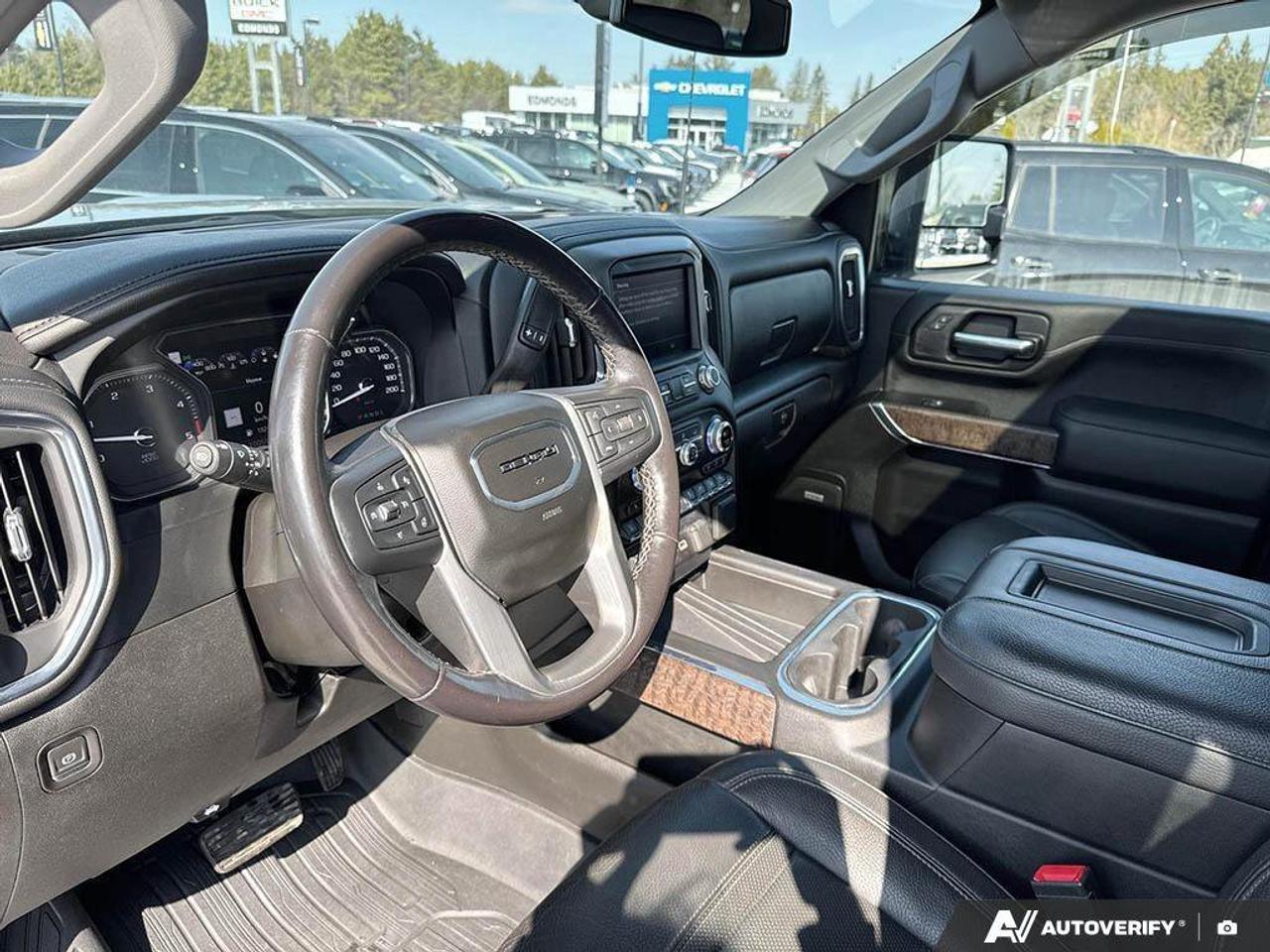 2022 GMC SIERRA 2500HD DenaliOne Owner   Trailer Mirrors   Trailer Brake Photo