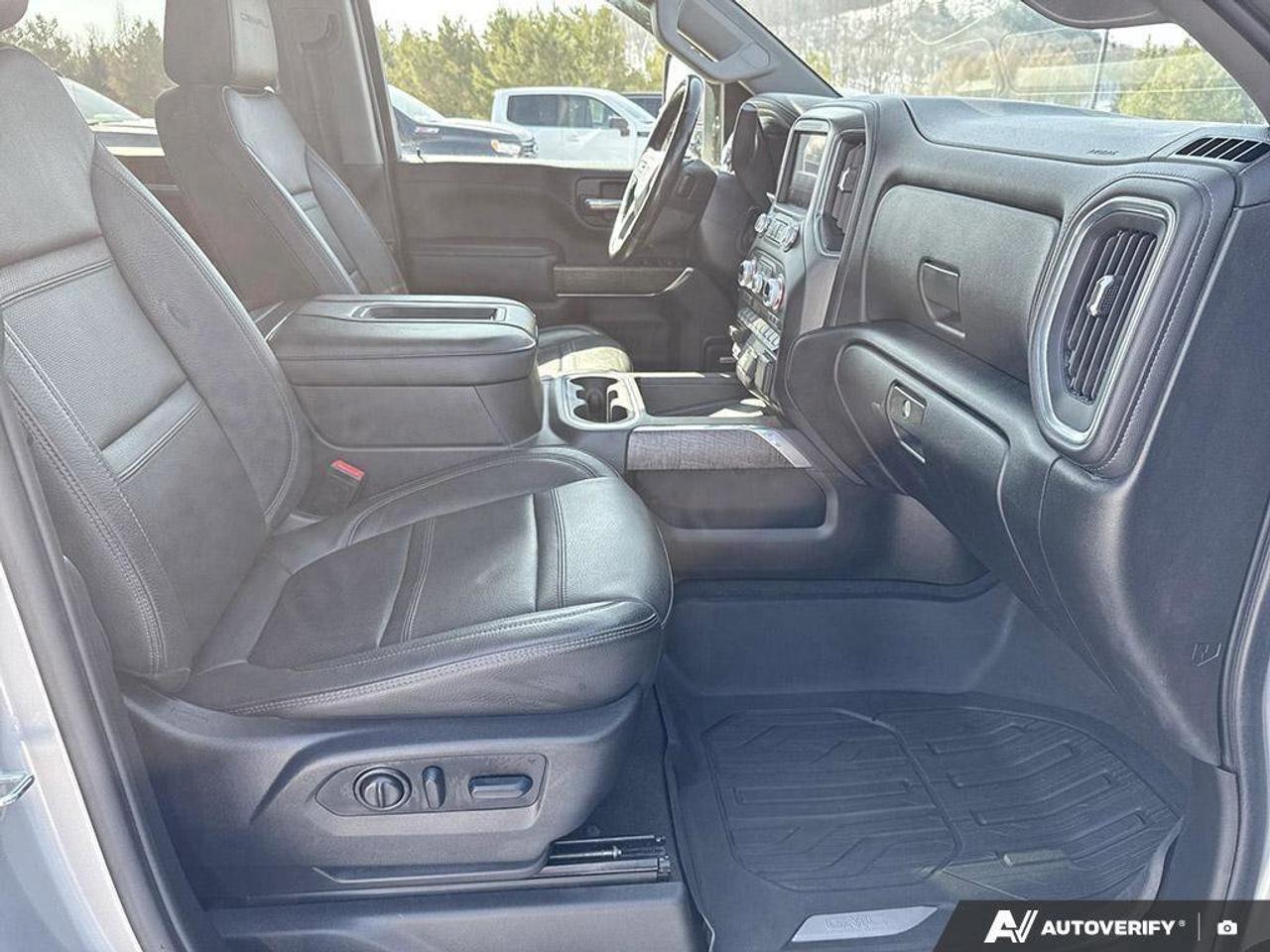 2022 GMC SIERRA 2500HD DenaliOne Owner   Trailer Mirrors   Trailer Brake Photo