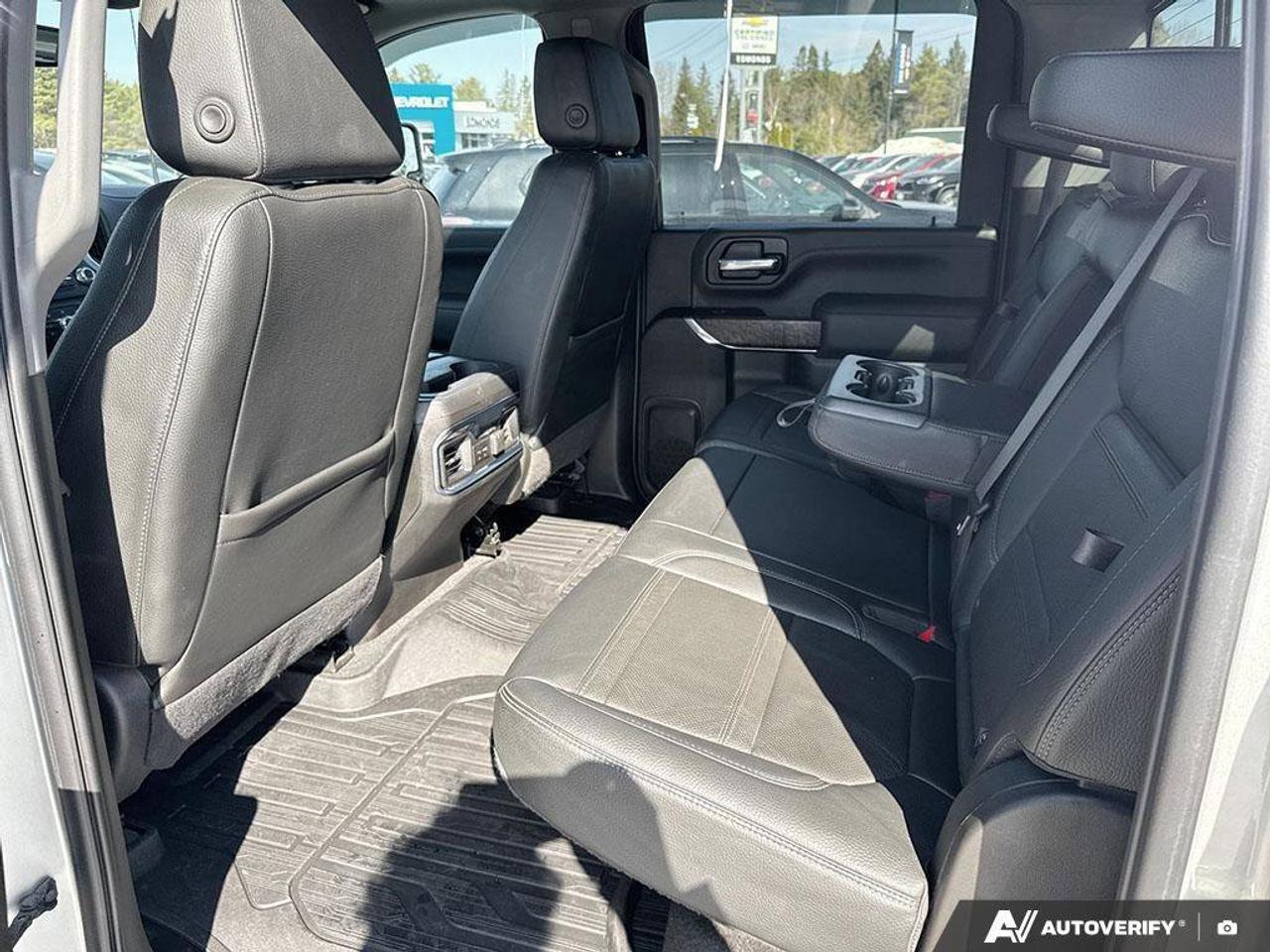 2022 GMC SIERRA 2500HD DenaliOne Owner   Trailer Mirrors   Trailer Brake Photo