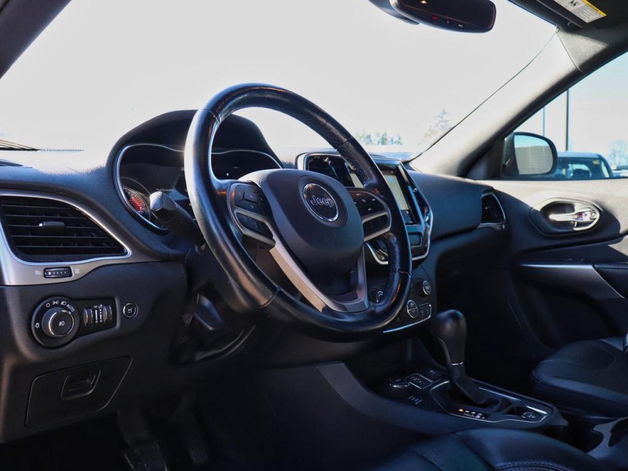 2019 Jeep Cherokee High Altitude  LEATHER, POWER TRUNK! Photo