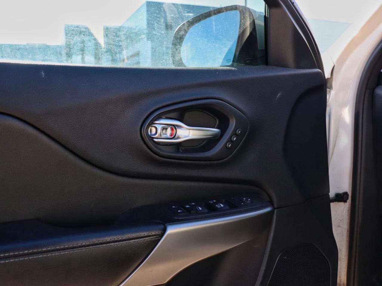 2019 Jeep Cherokee High Altitude  LEATHER, POWER TRUNK! Photo