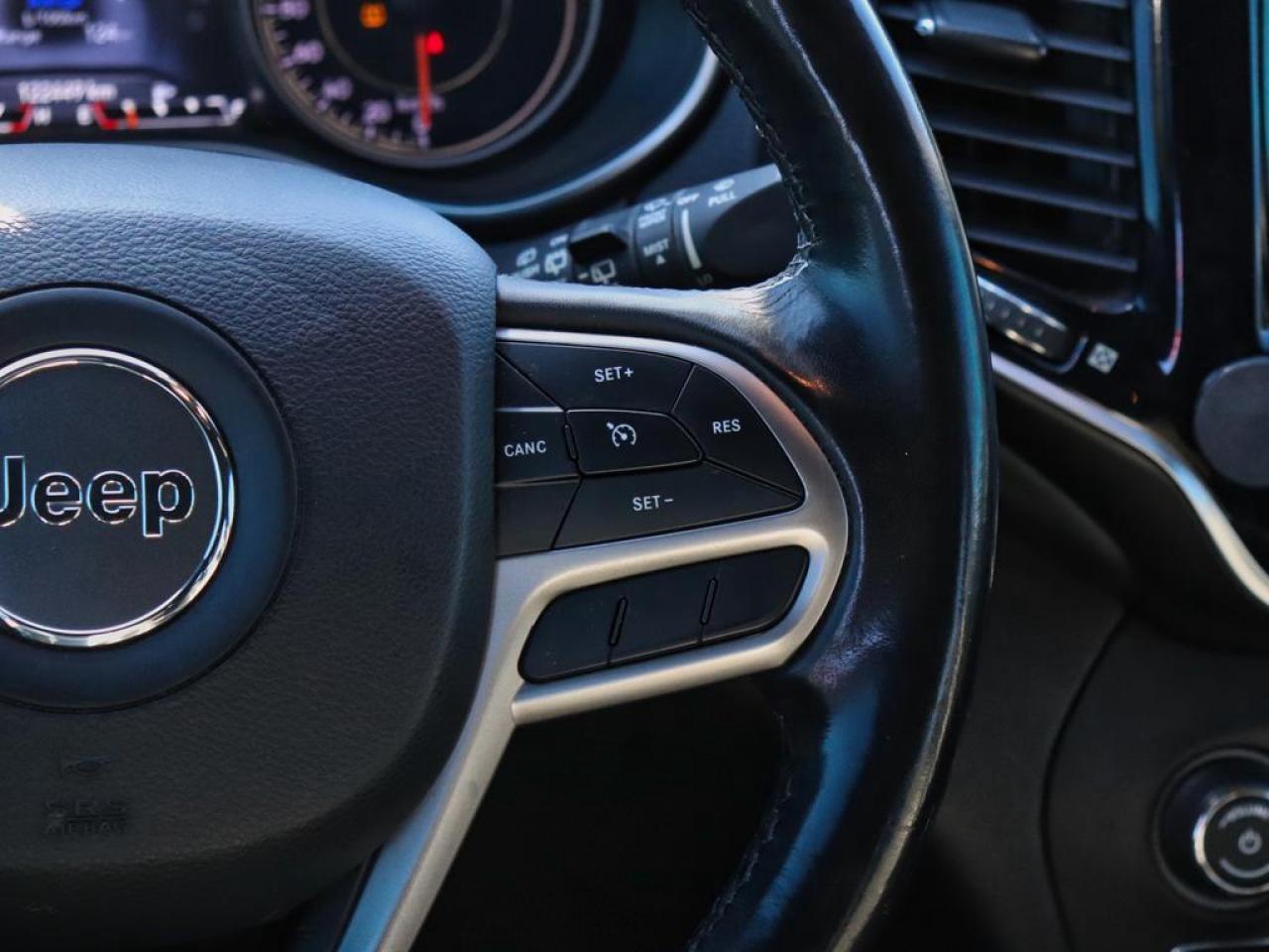 2019 Jeep Cherokee High Altitude  LEATHER, POWER TRUNK! Photo