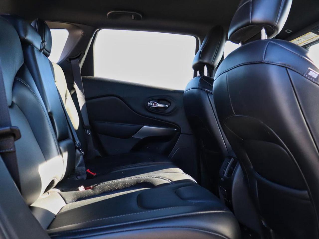 2019 Jeep Cherokee High Altitude  LEATHER, POWER TRUNK! Photo