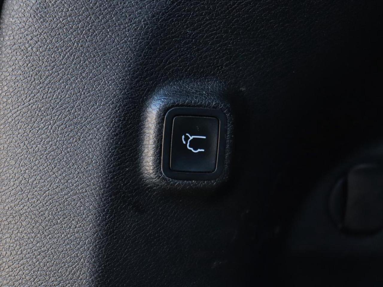 2019 Jeep Cherokee High Altitude  LEATHER, POWER TRUNK! Photo