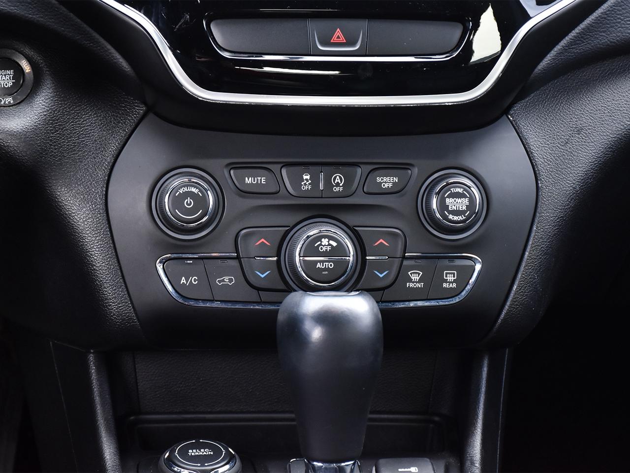 2019 Jeep Cherokee High Altitude  LEATHER, POWER TRUNK! Photo