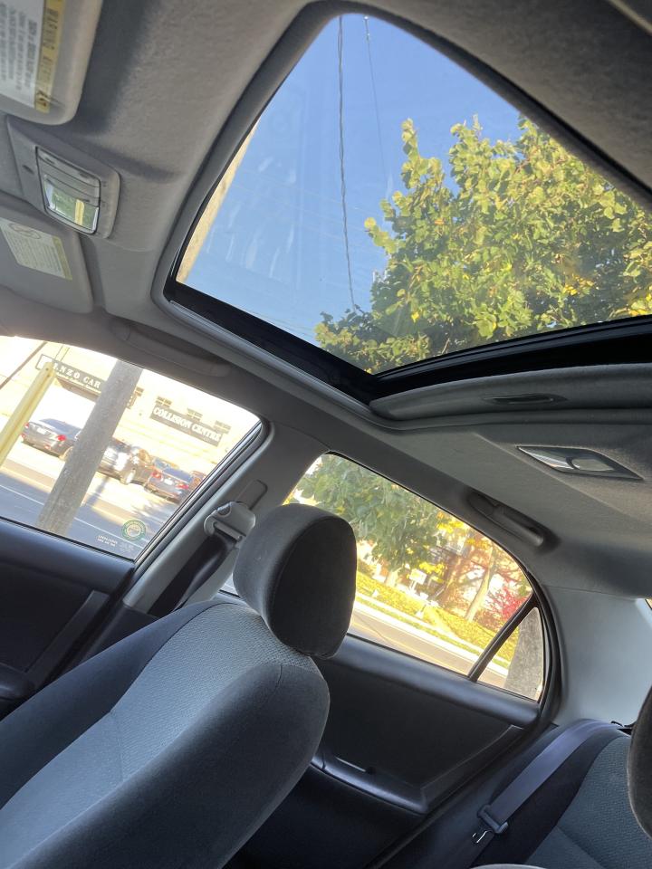 2003 Toyota Corolla 4dr Sdn S Auto sunroof alloys power options ac Photo