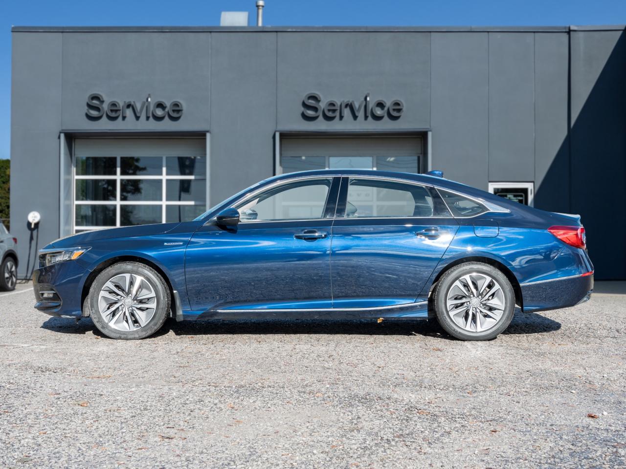 2019 Honda Accord Hybrid Touring CVT  TRADE IN  ONE OWNER  HYBRID Photo2