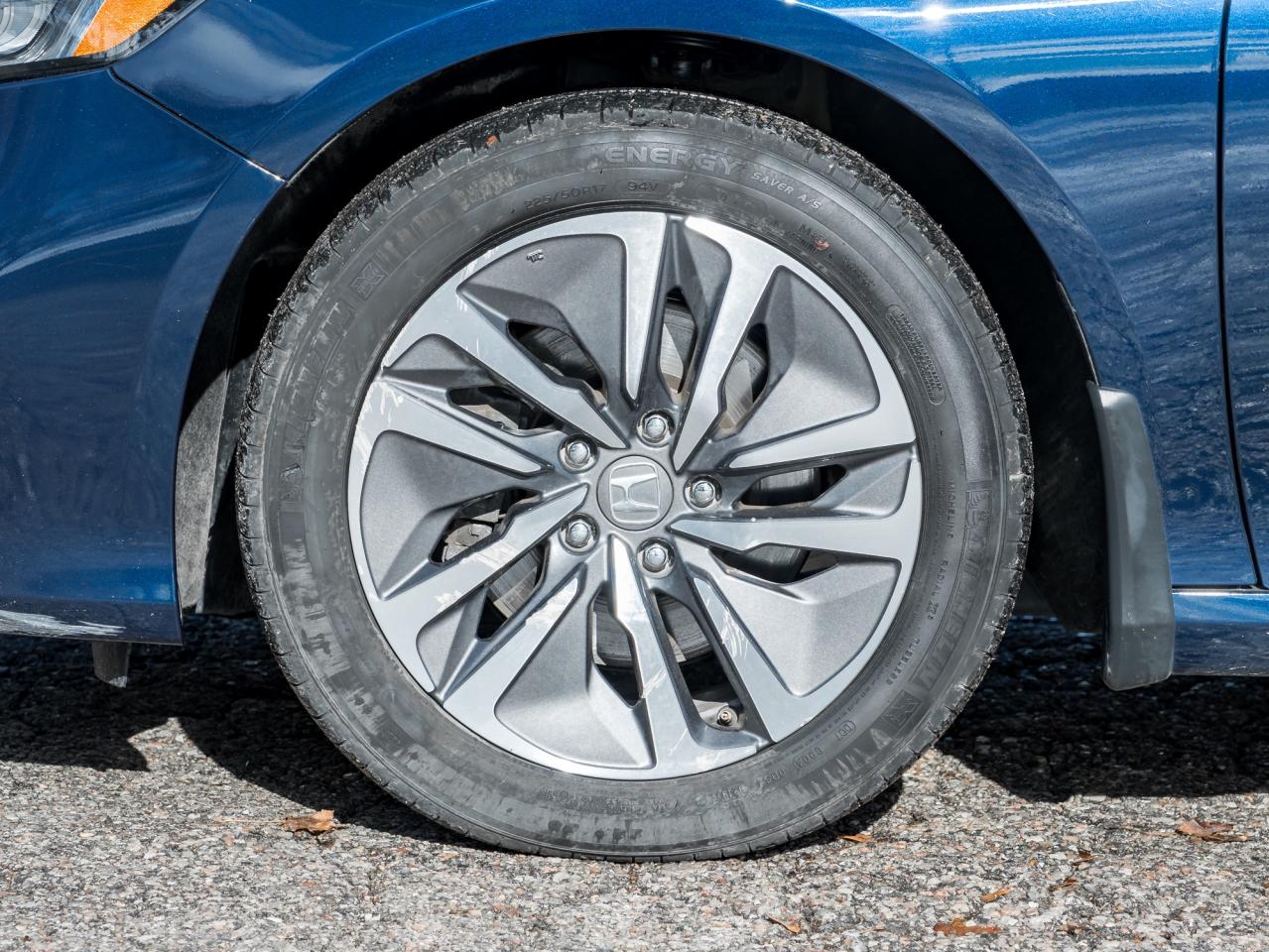 2019 Honda Accord Hybrid Touring CVT  TRADE IN  ONE OWNER  HYBRID Photo3