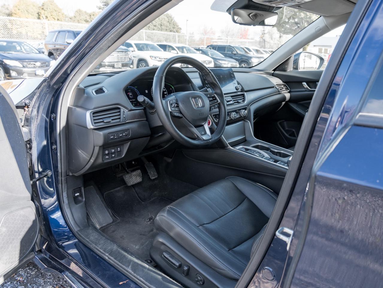 2019 Honda Accord Hybrid Touring CVT  TRADE IN  ONE OWNER  HYBRID Photo