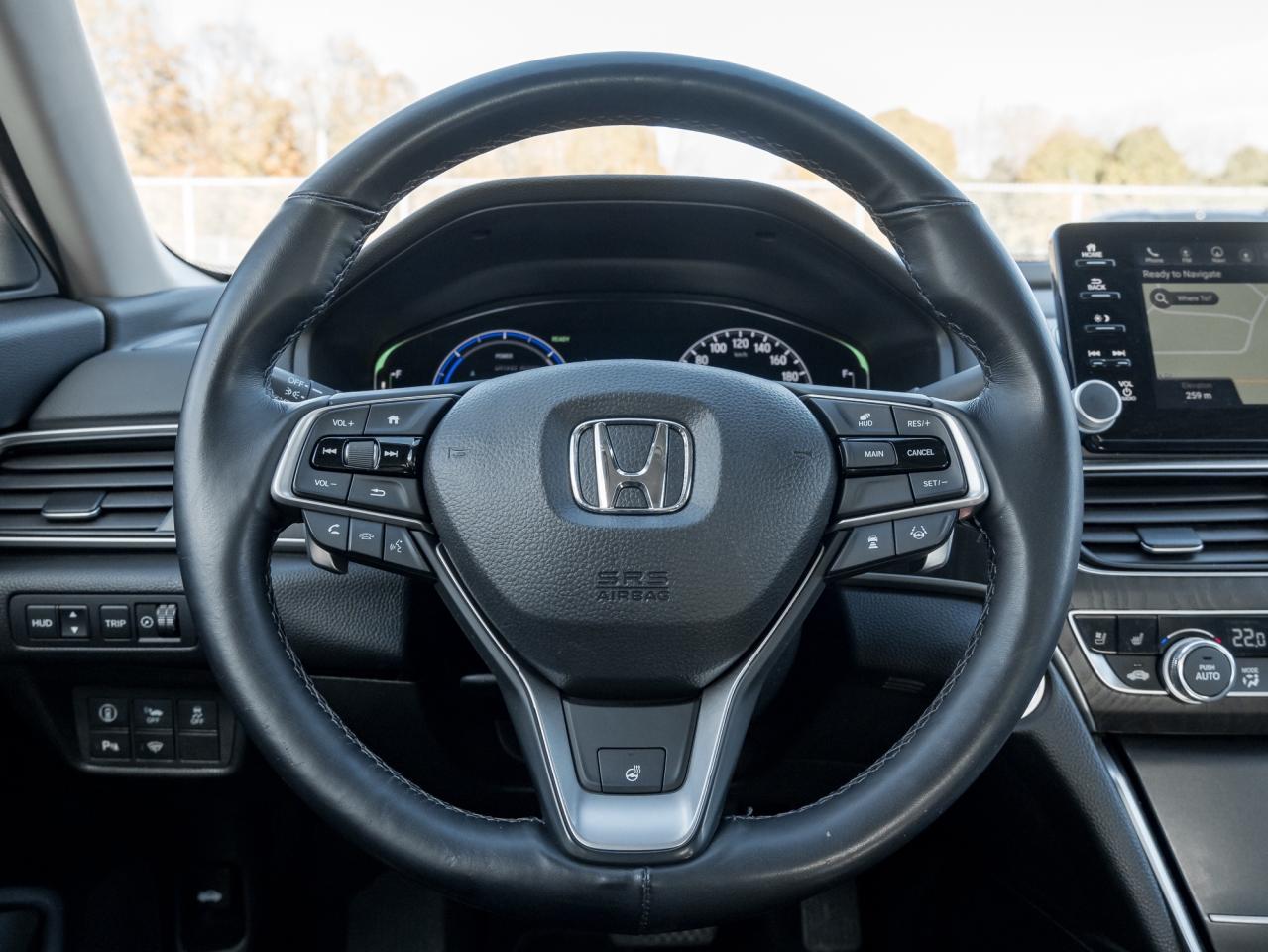 2019 Honda Accord Hybrid Touring CVT  TRADE IN  ONE OWNER  HYBRID Photo