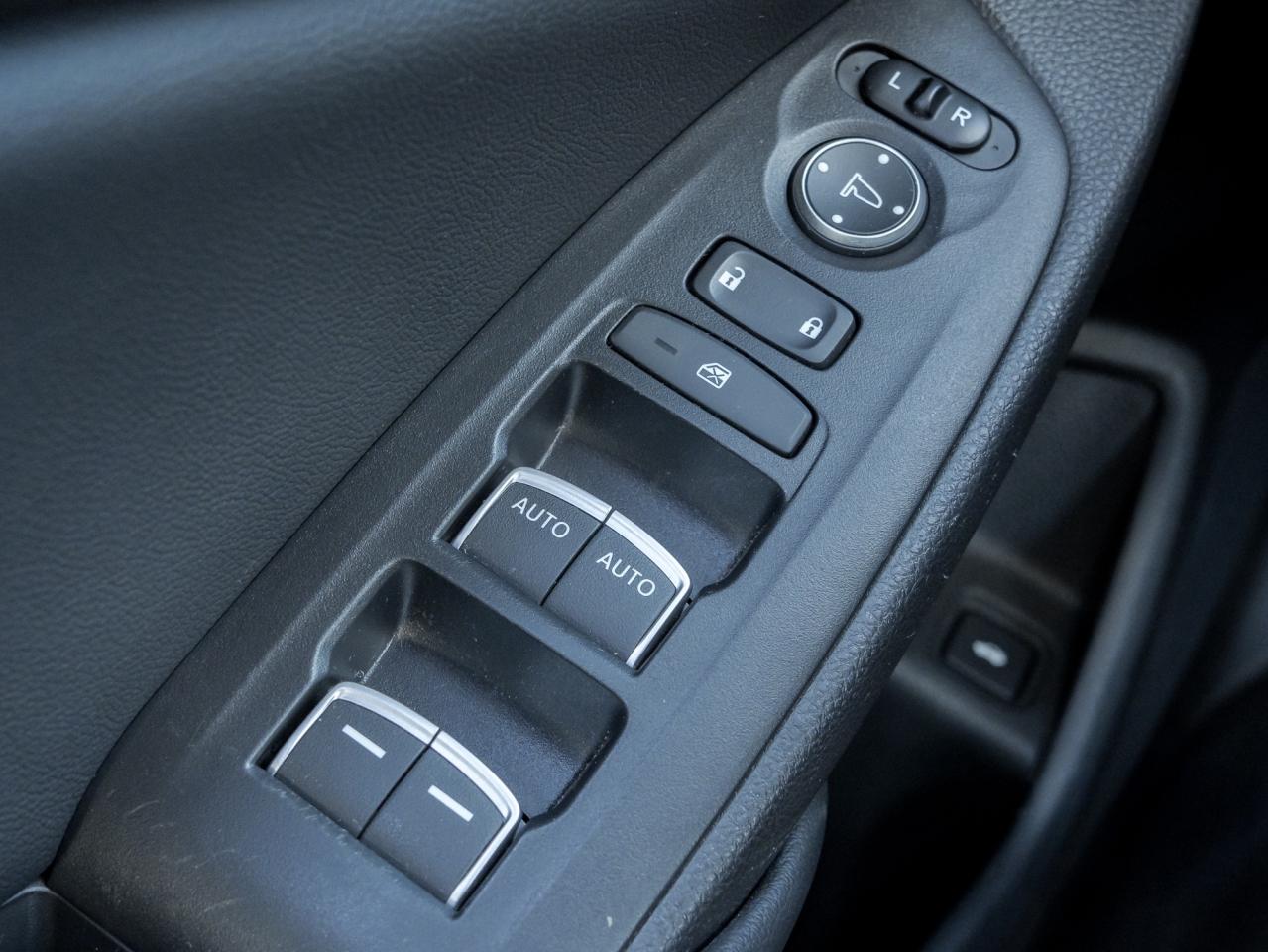 2019 Honda Accord Hybrid Touring CVT  TRADE IN  ONE OWNER  HYBRID Photo