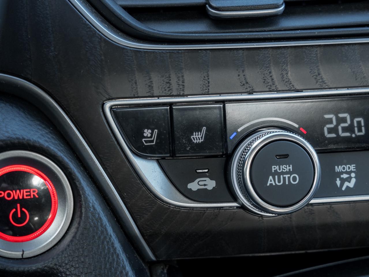 2019 Honda Accord Hybrid Touring CVT  TRADE IN  ONE OWNER  HYBRID Photo