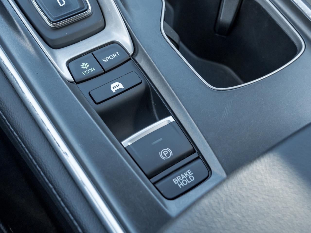 2019 Honda Accord Hybrid Touring CVT  TRADE IN  ONE OWNER  HYBRID Photo