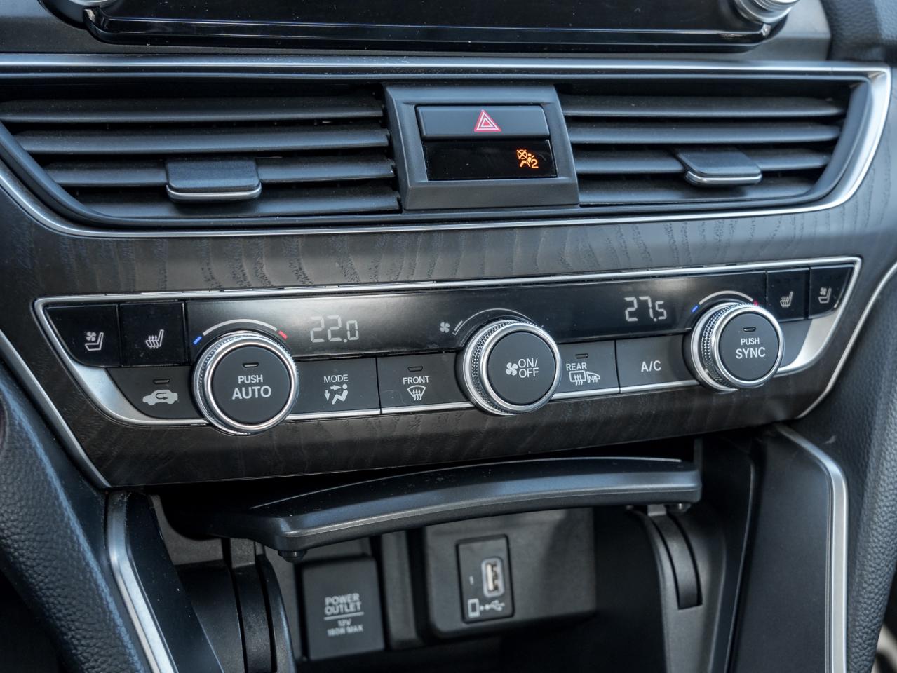 2019 Honda Accord Hybrid Touring CVT  TRADE IN  ONE OWNER  HYBRID Photo