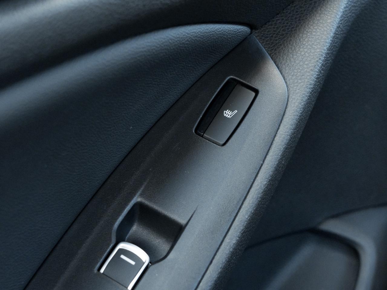 2019 Honda Accord Hybrid Touring CVT  TRADE IN  ONE OWNER  HYBRID Photo