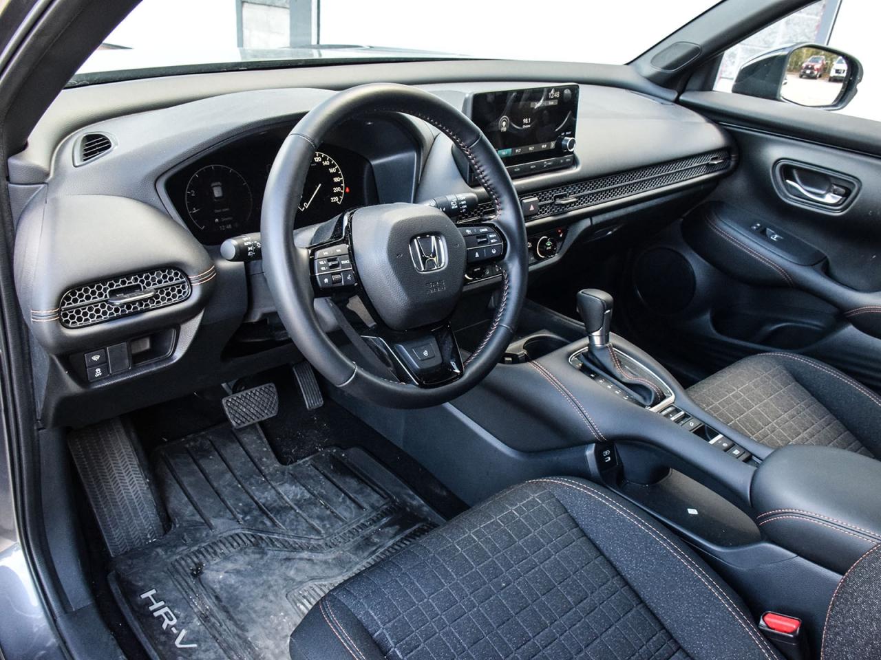 2025 Honda HR-V Sport Photo