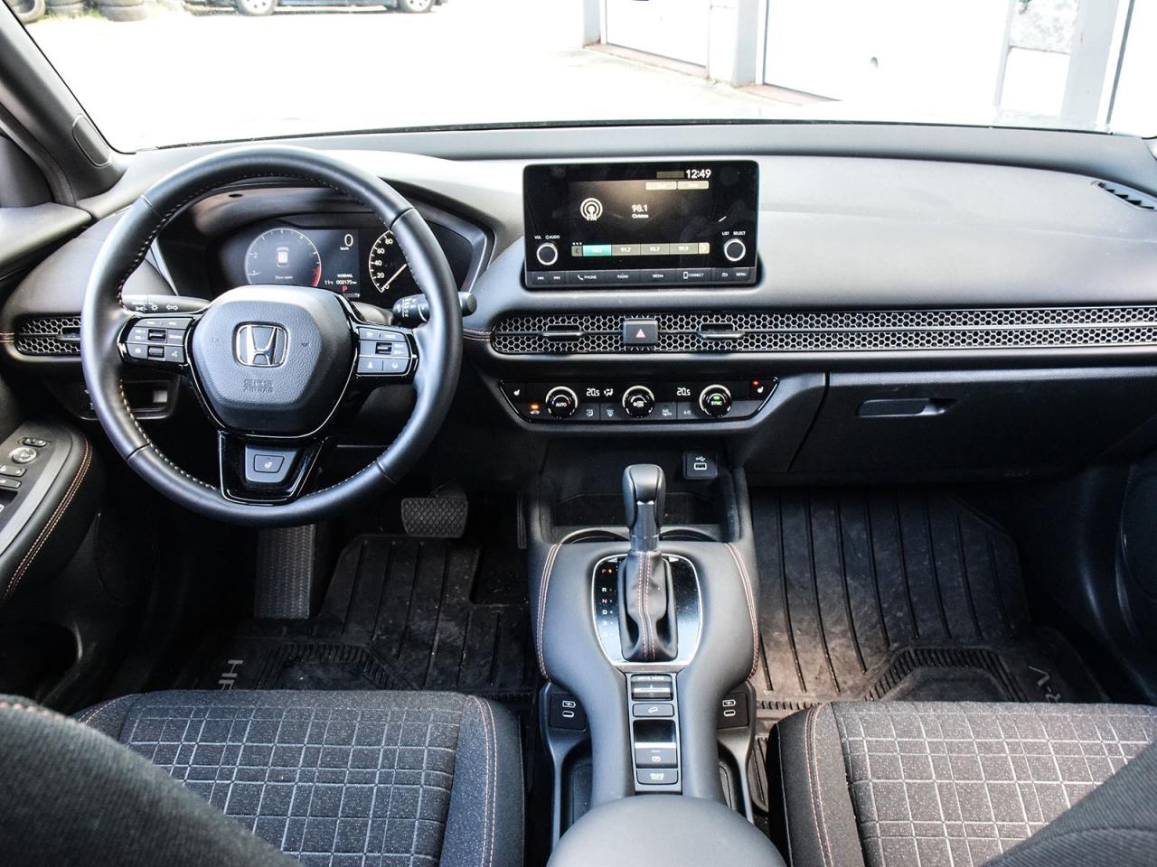 2025 Honda HR-V Sport Photo