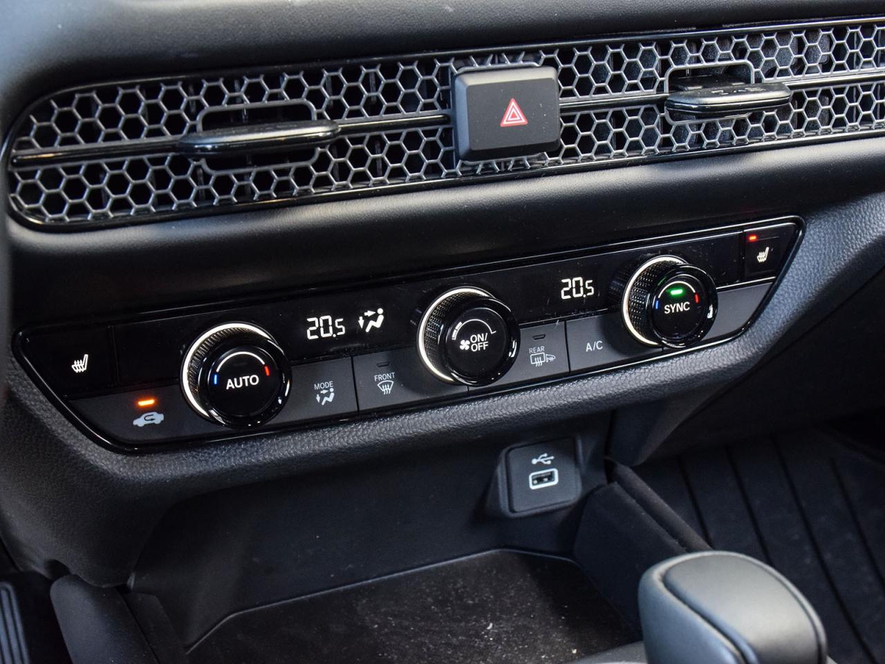 2025 Honda HR-V Sport Photo