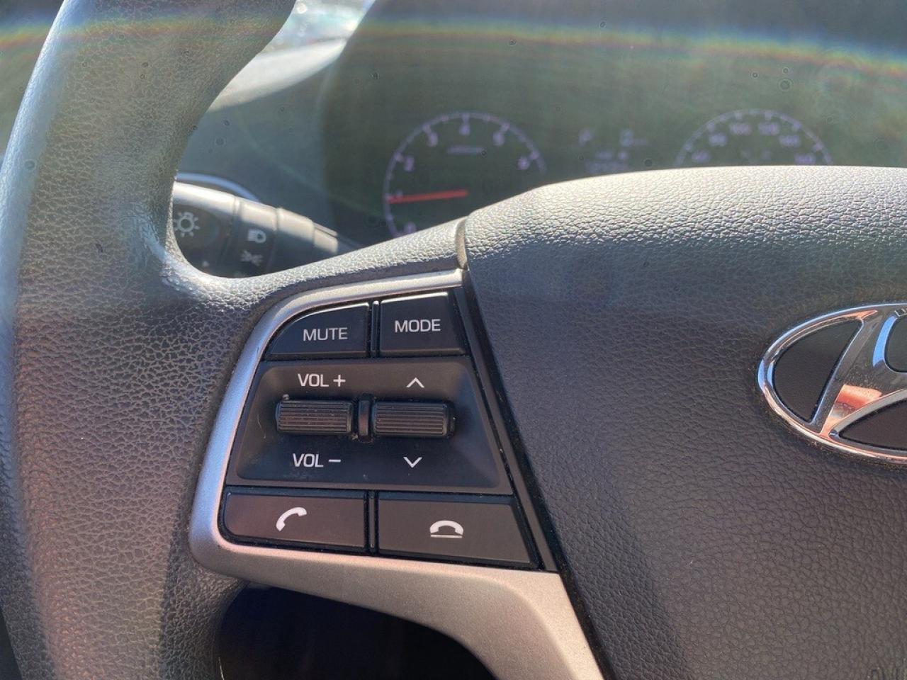 2020 Hyundai Accent 5 Door Essential w/Comfort Package IVT Photo