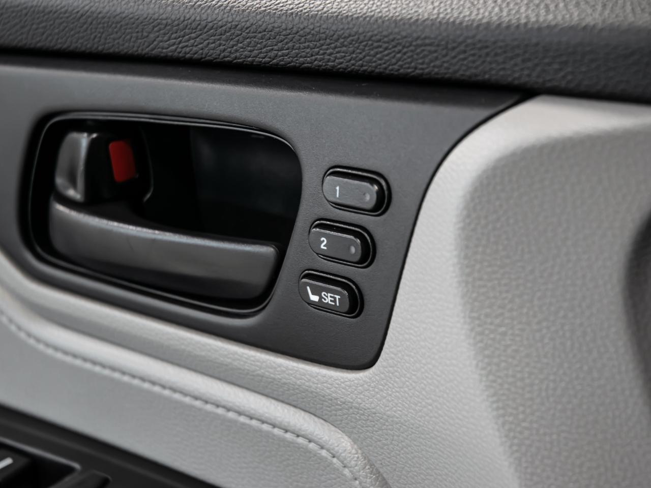 2018 Honda Odyssey EX-L REAR DVD NAVIGATION REAR VIEW CAMERA SUNROOF Photo