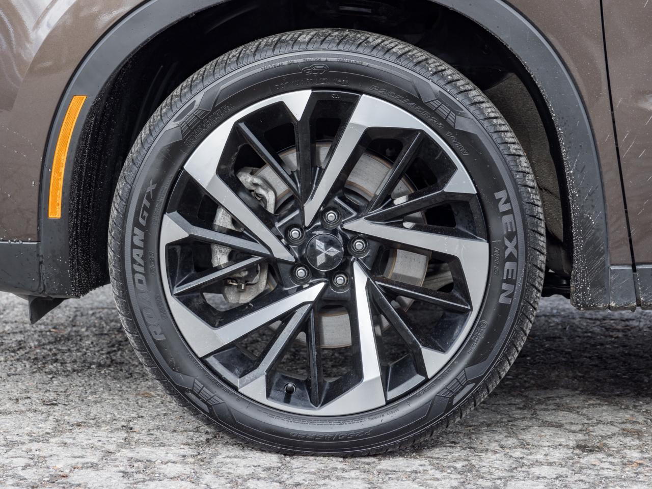 2023 Mitsubishi Outlander PHEV SEL S-AWC CPO FINANCE RATES FOR AS LOW AS 0.90% Photo3