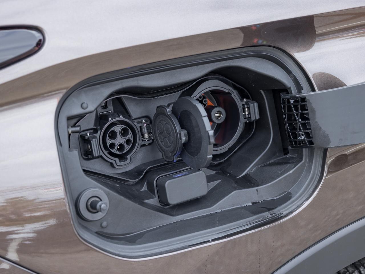 2023 Mitsubishi Outlander PHEV SEL S-AWC CPO FINANCE RATES FOR AS LOW AS 0.90% Photo