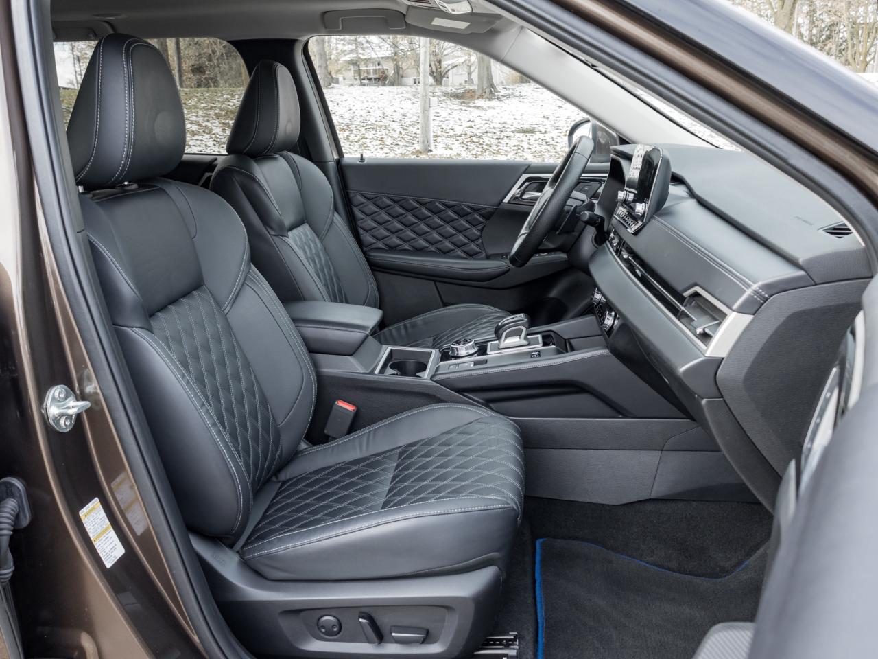 2023 Mitsubishi Outlander PHEV SEL S-AWC CPO FINANCE RATES FOR AS LOW AS 0.90% Photo