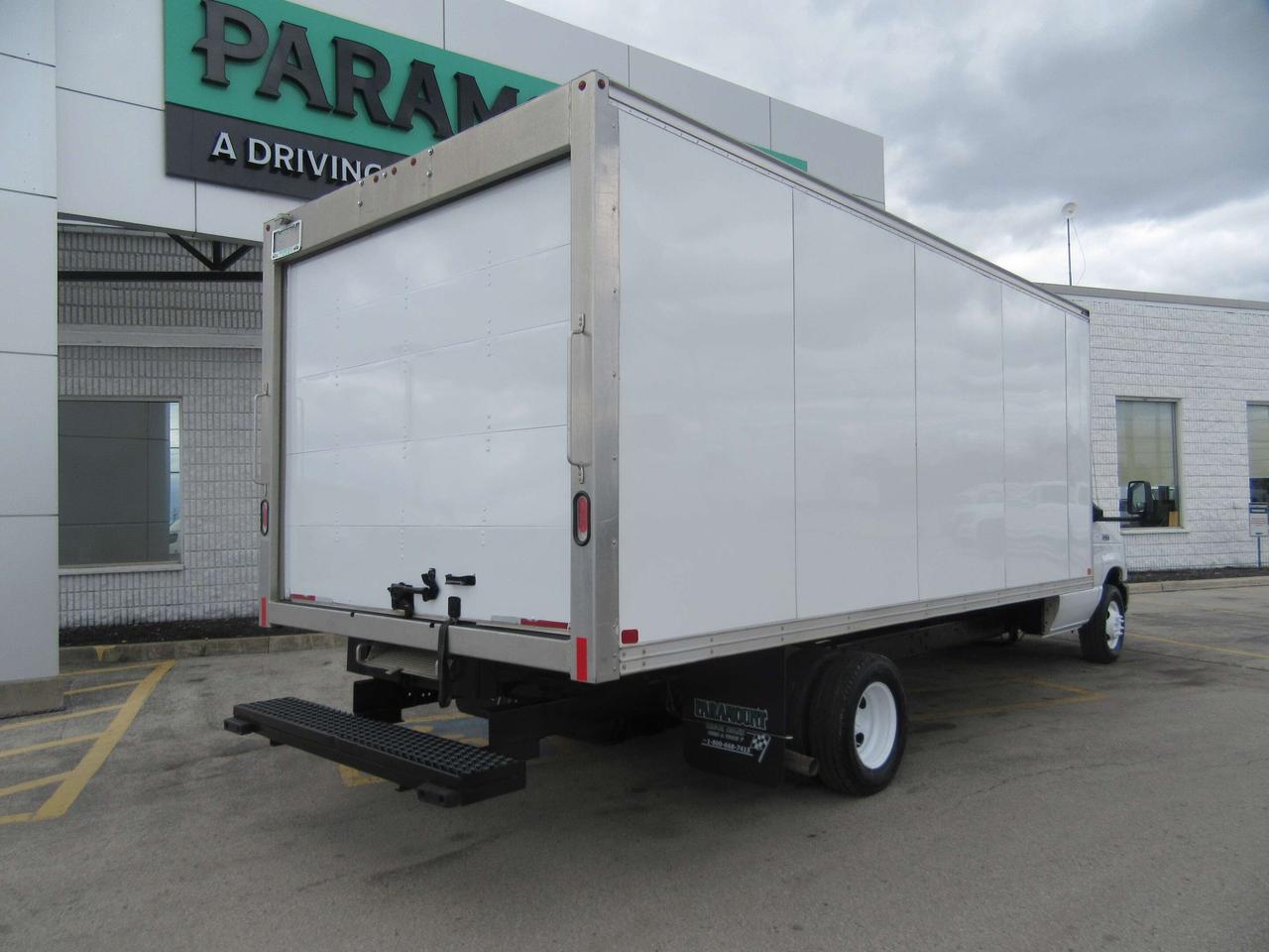 2022 Ford E-450 18FT CUSTOM ALUMINUM BOX 97 INCHES WIDE Photo