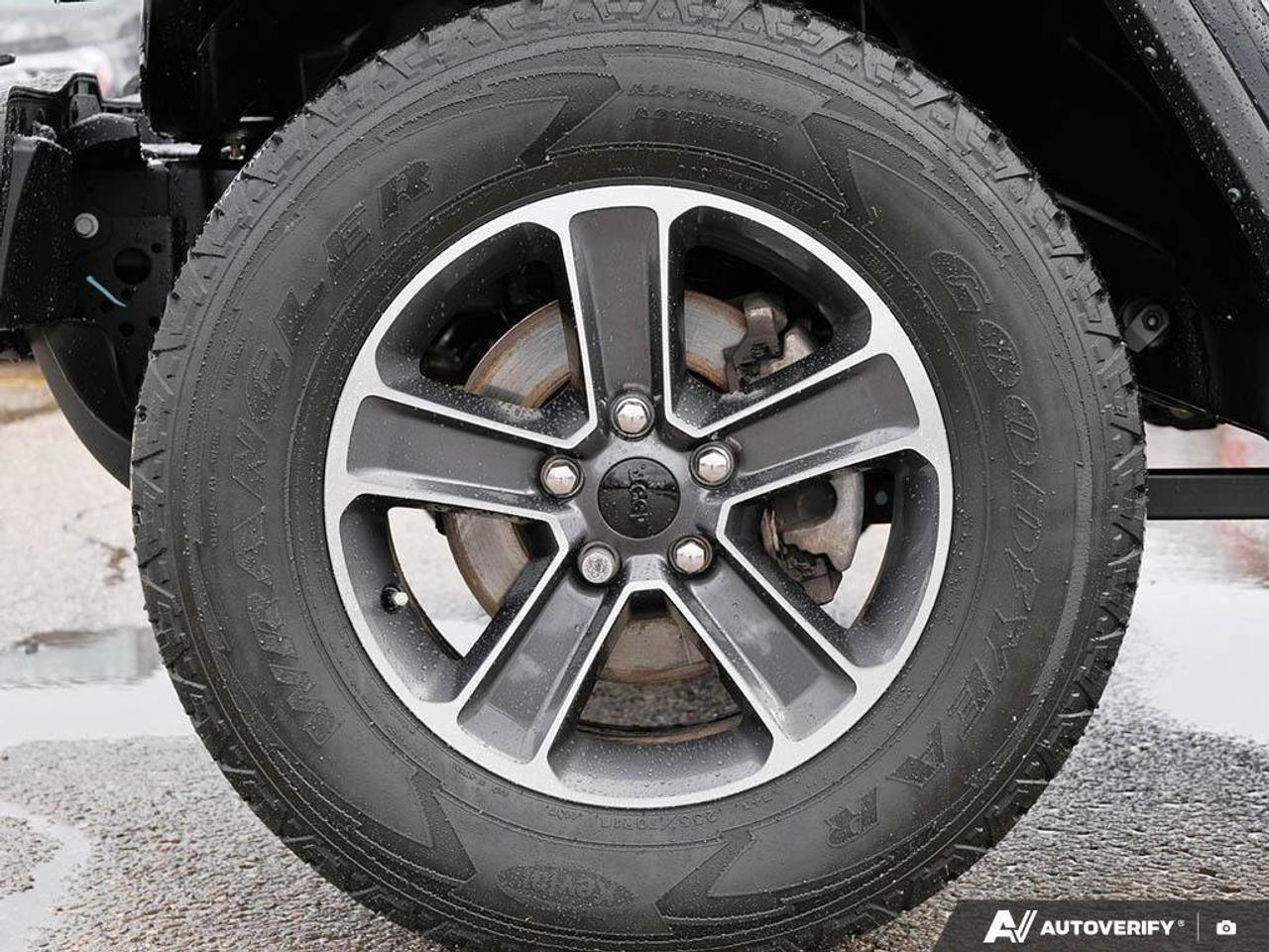 2023 Jeep Wrangler SaharaSAHARA, 2.0T, NAV, HEATED CLOTH, SKYTOP, 1-O Photo