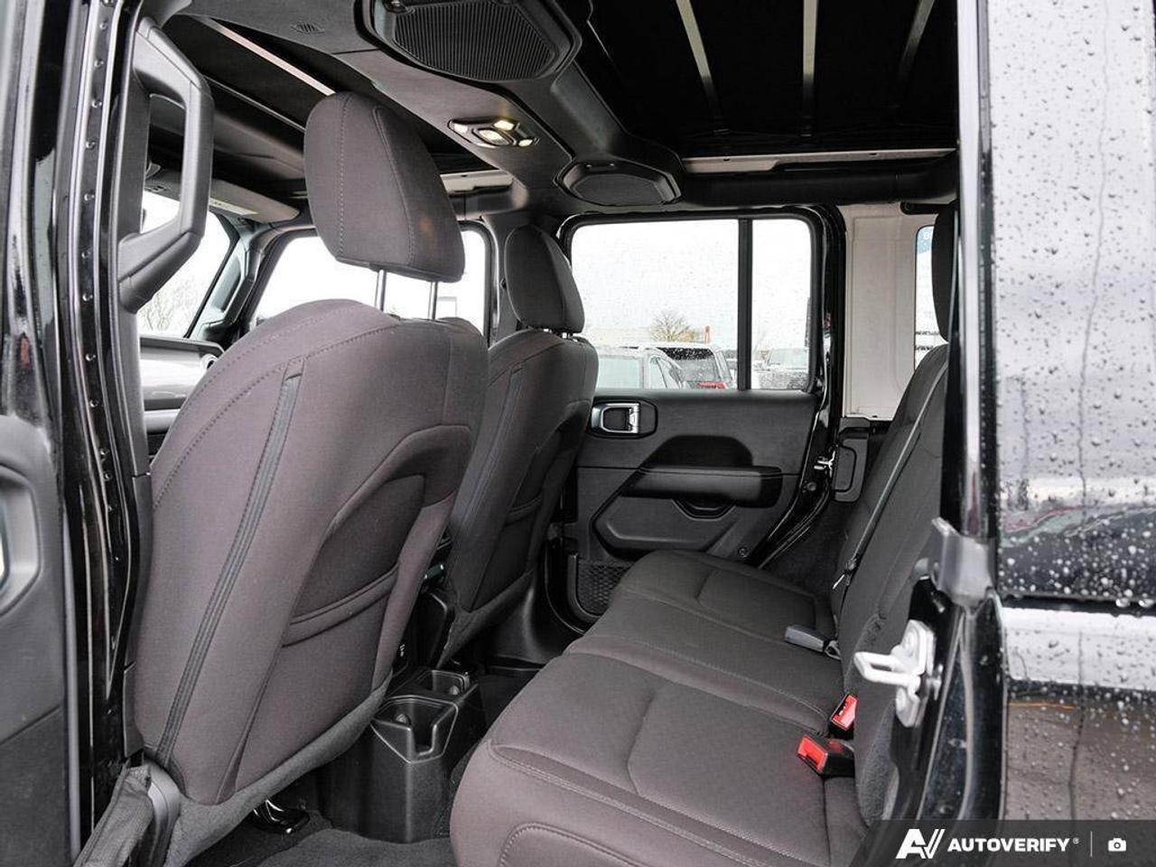 2023 Jeep Wrangler SaharaSAHARA, 2.0T, NAV, HEATED CLOTH, SKYTOP, 1-O Photo