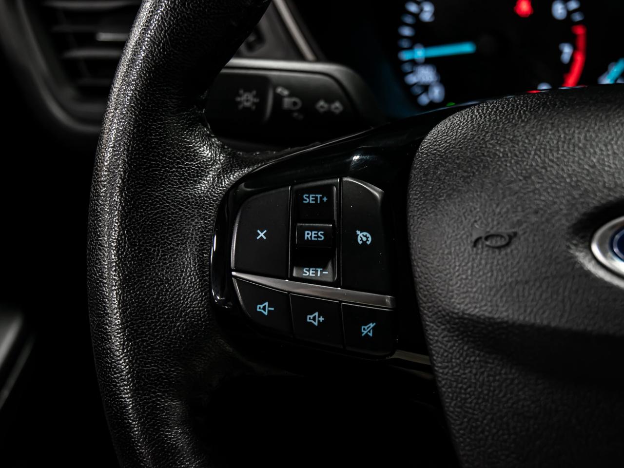 2021 Ford Escape SE AWD BLIND SPOTS REAR VIEW CAMERA Photo