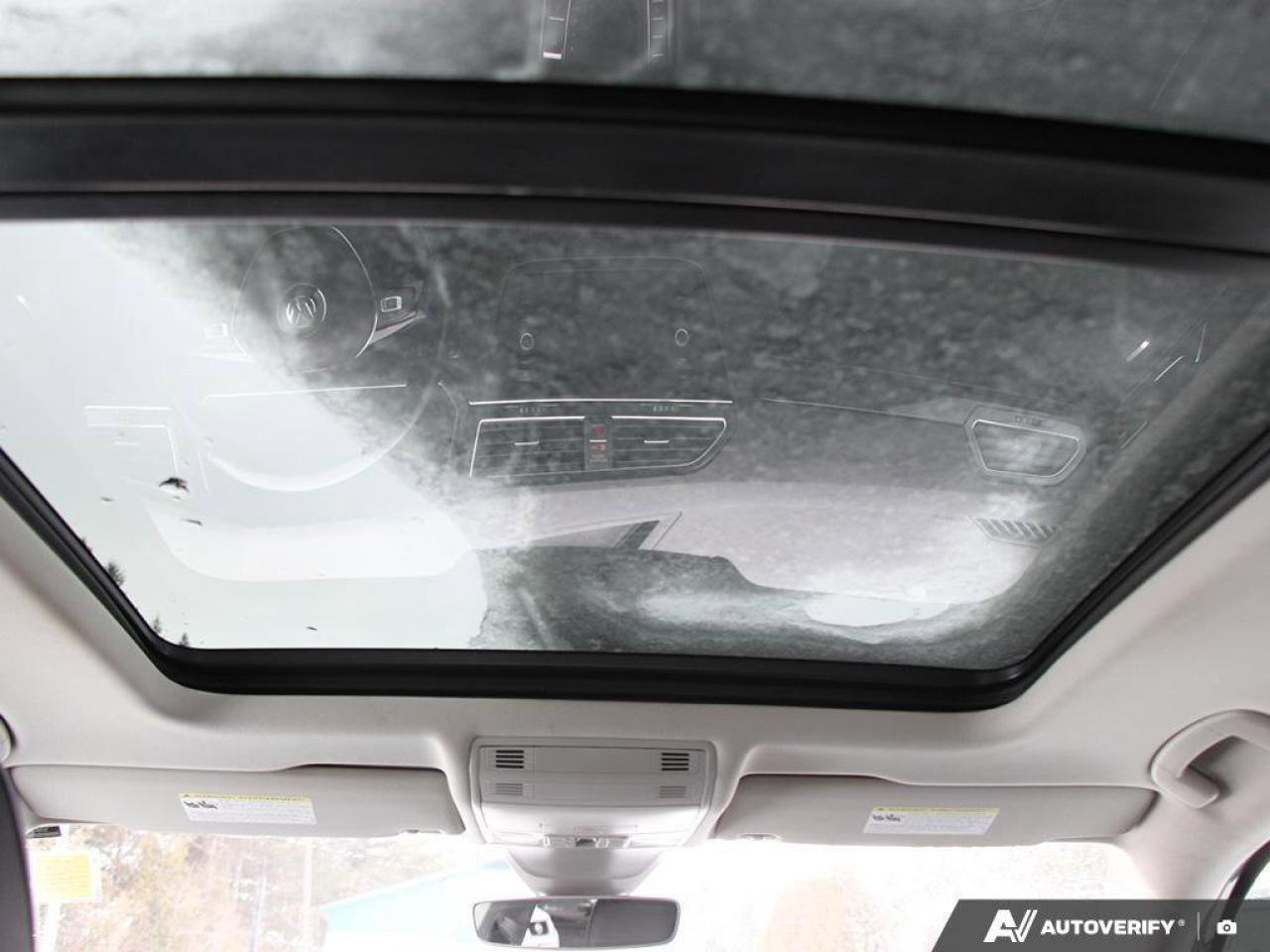 2018 Volkswagen Tiguan HighlineCERTIFIED AS-TRADED, NAVI, HTD SEATS, SUNR Photo