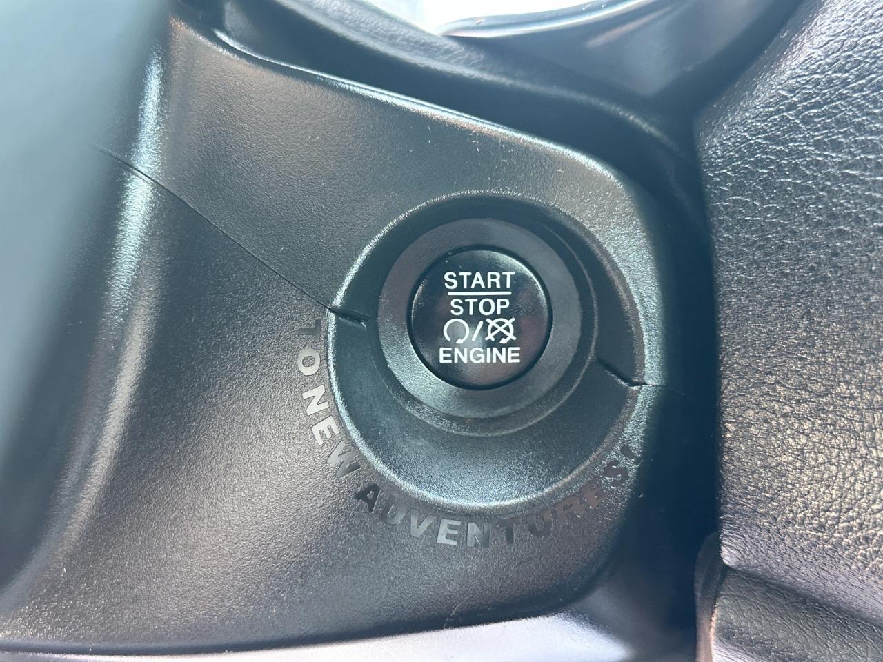 2017 Jeep Renegade 4WD ~ Sport ~ Sky Roof ~ No Accidents ~ Certified Photo