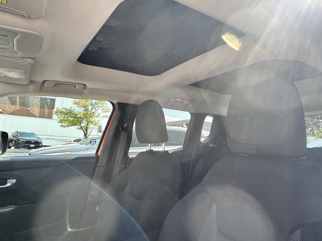 2017 Jeep Renegade 4WD ~ Sport ~ Sky Roof ~ No Accidents ~ Certified Photo