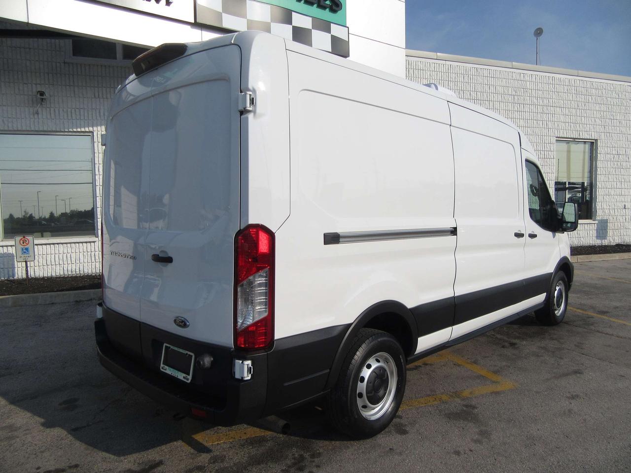 2022 Ford Transit T-250 MEDIUM ROOF EXT CARGO VAN / NEW REEFER Photo3