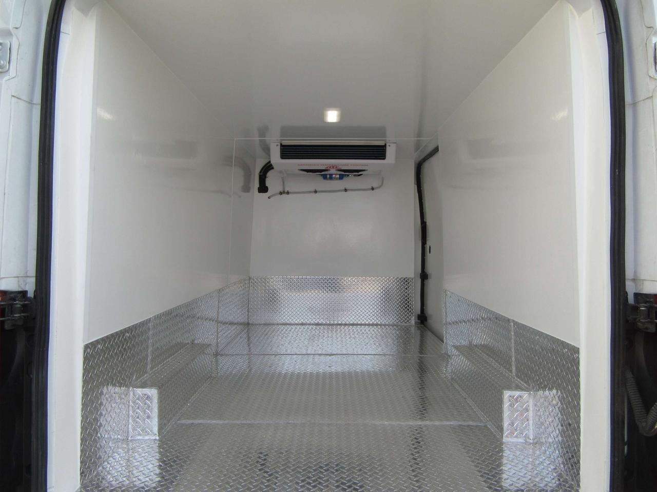 2022 Ford Transit T-250 MEDIUM ROOF EXT CARGO VAN / NEW REEFER Photo