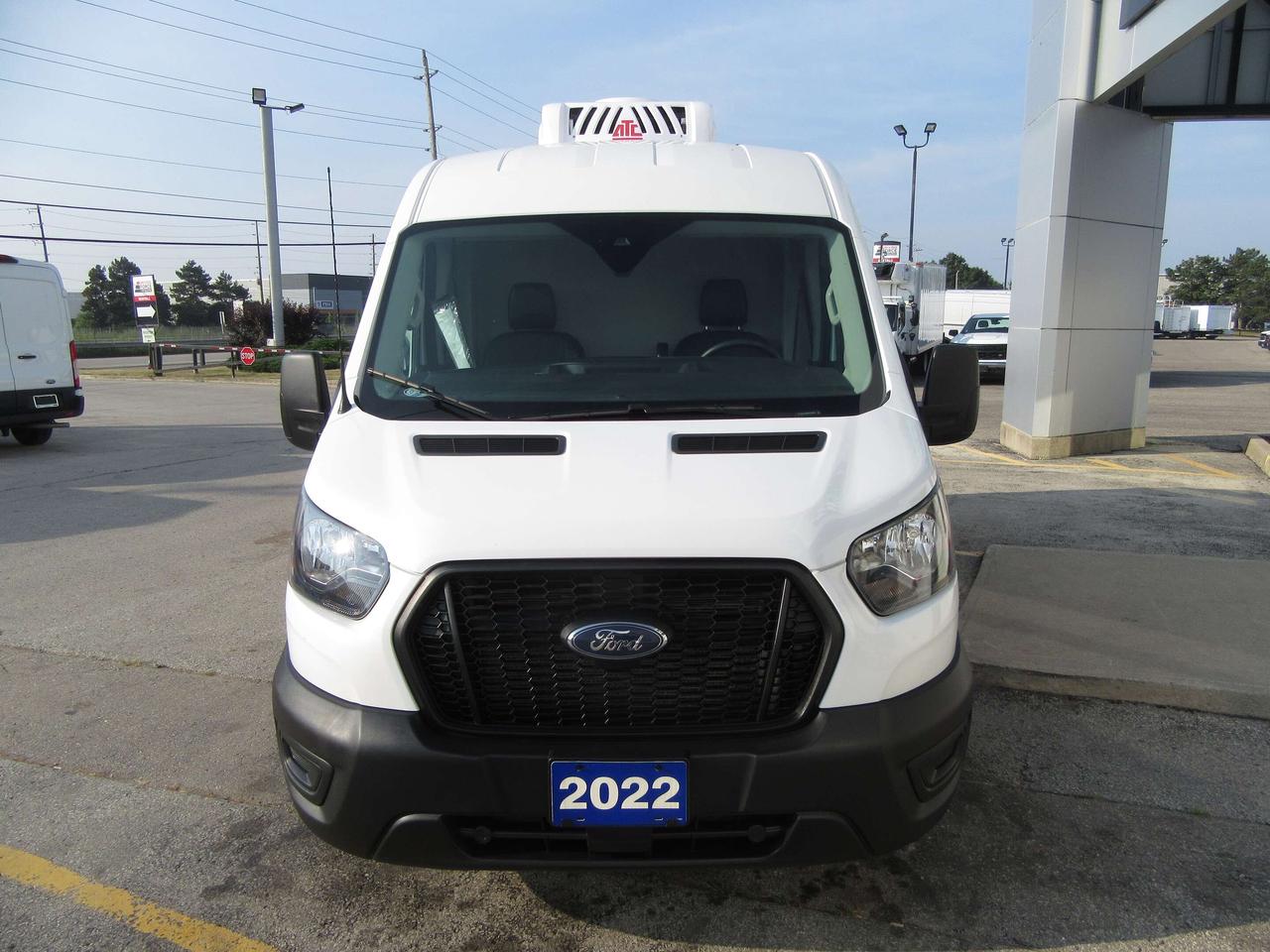 2022 Ford Transit T-250 MEDIUM ROOF EXT CARGO VAN / NEW REEFER Photo
