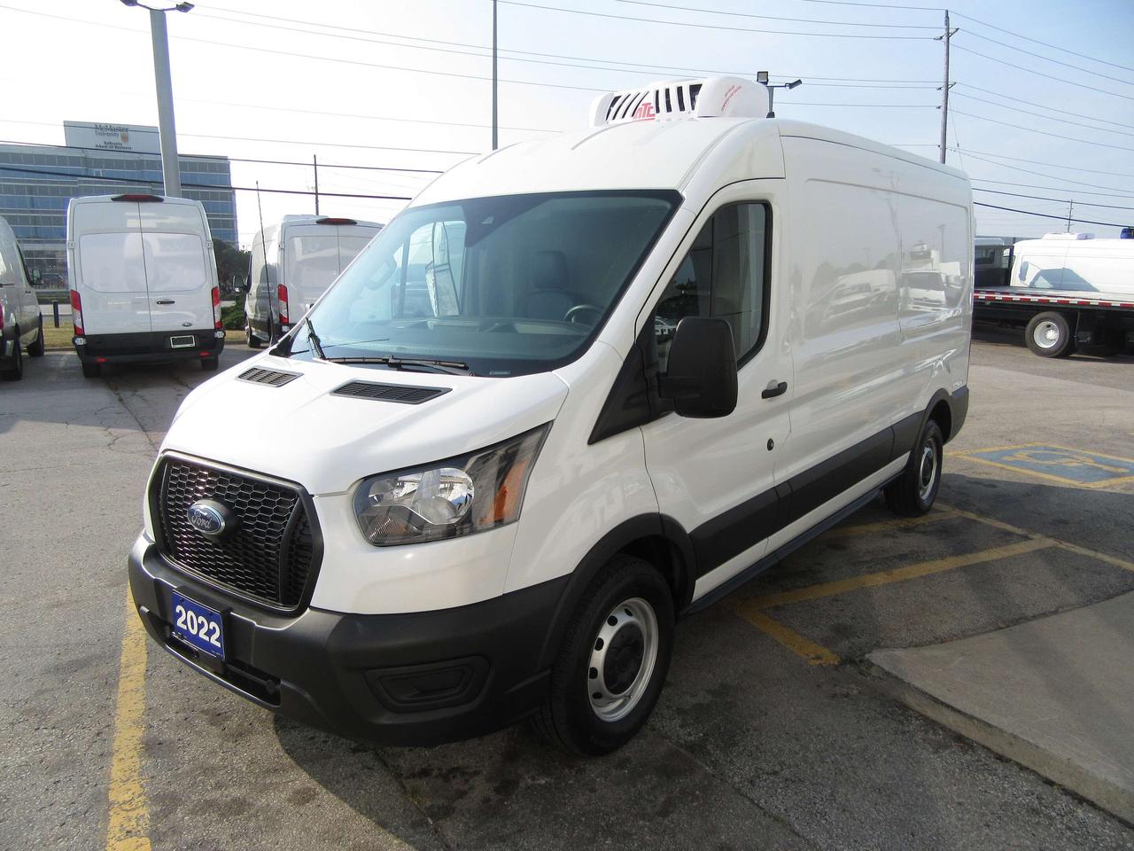 2022 Ford Transit T-250 MEDIUM ROOF EXT CARGO VAN / NEW REEFER Photo