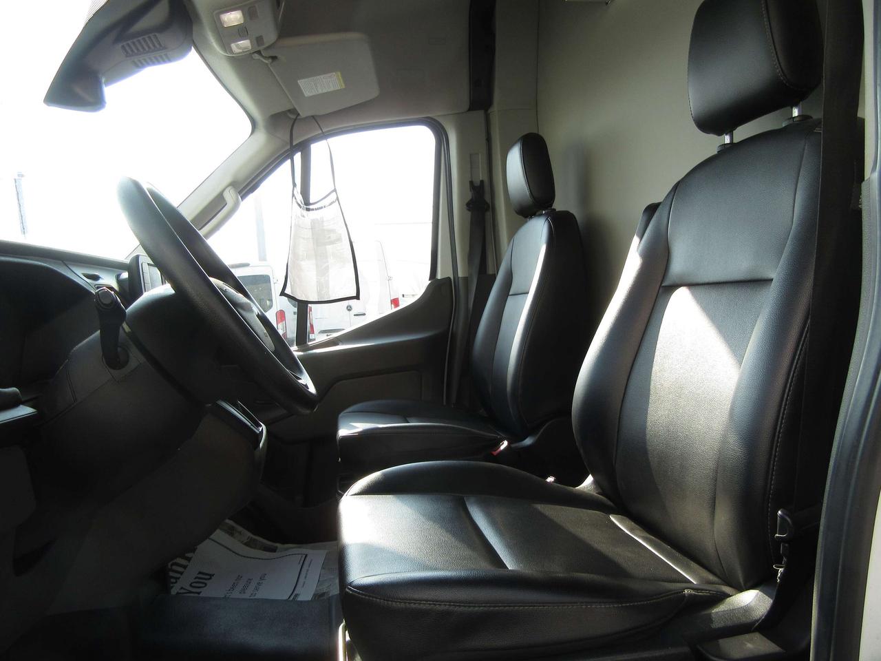 2022 Ford Transit T-250 MEDIUM ROOF EXT CARGO VAN / NEW REEFER Photo